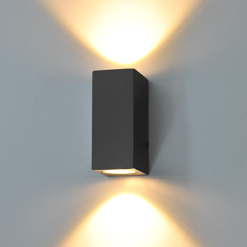 Montaje impermeable hacia arriba y hacia abajo Aplique de luz exterior para jardín Gran exterior Montado en la pared Led
