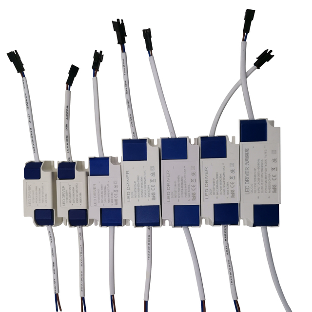 Controlador con carcasa de plástico led actual precio al por mayor controlador led fuente de alimentación DC 12v controlador led 300mA convertidor 220 12 adaptador