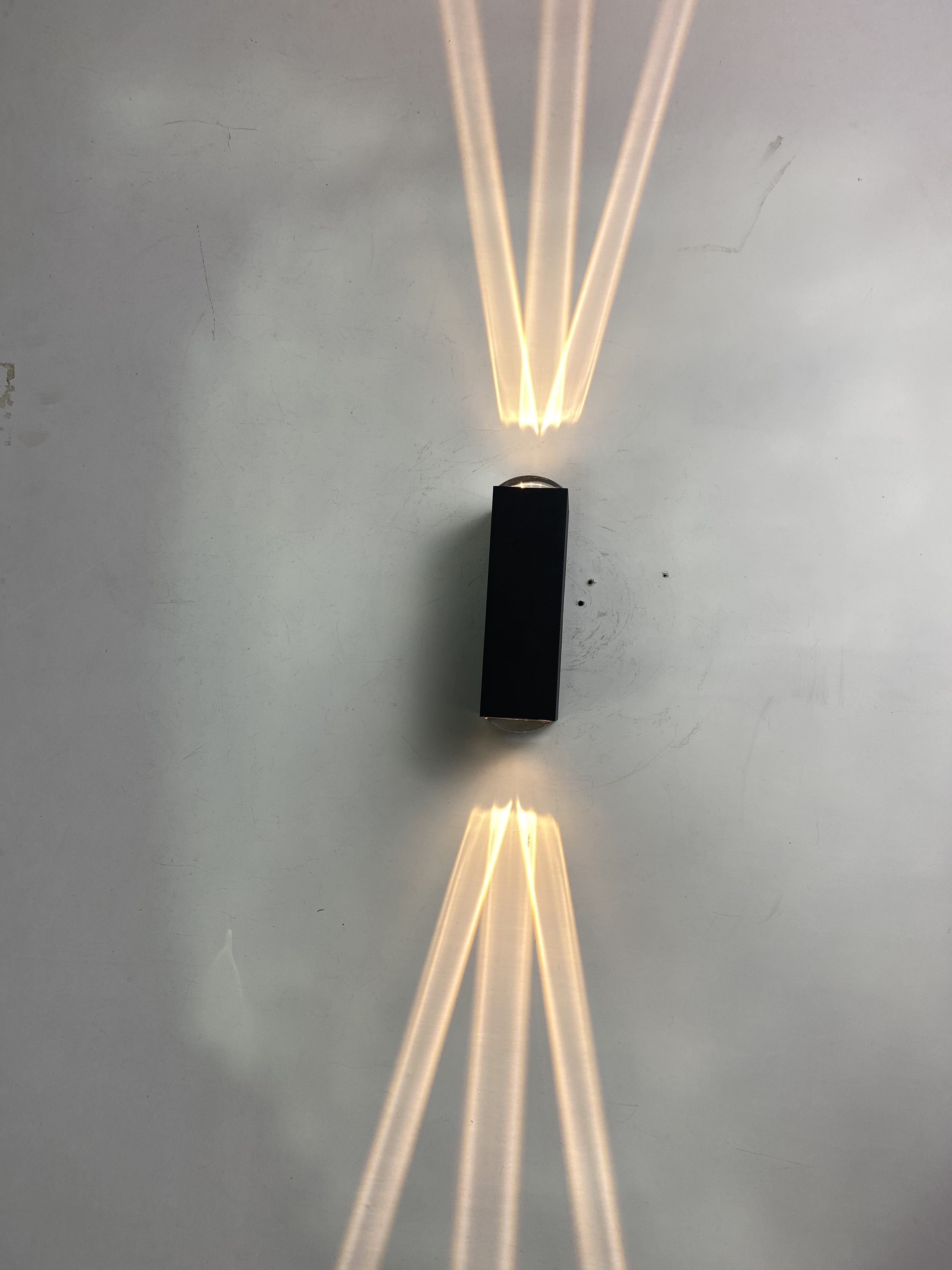 Lámpara de pared de tres haces de carcasa negra de 6W IP65, luz de pared impermeable para exteriores, lámpara de jardín, lámpara de calle 